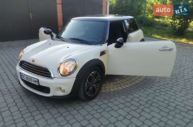 Хэтчбек MINI Cooper 2010 в 