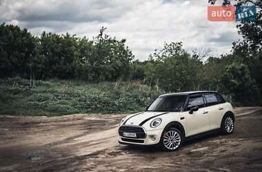 Хэтчбек MINI Cooper 2015 в 