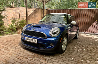 Хэтчбек MINI Cooper 2013 в 