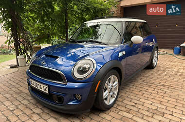Хэтчбек MINI Cooper 2013 в 