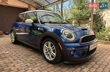 Хэтчбек MINI Cooper 2013 в 