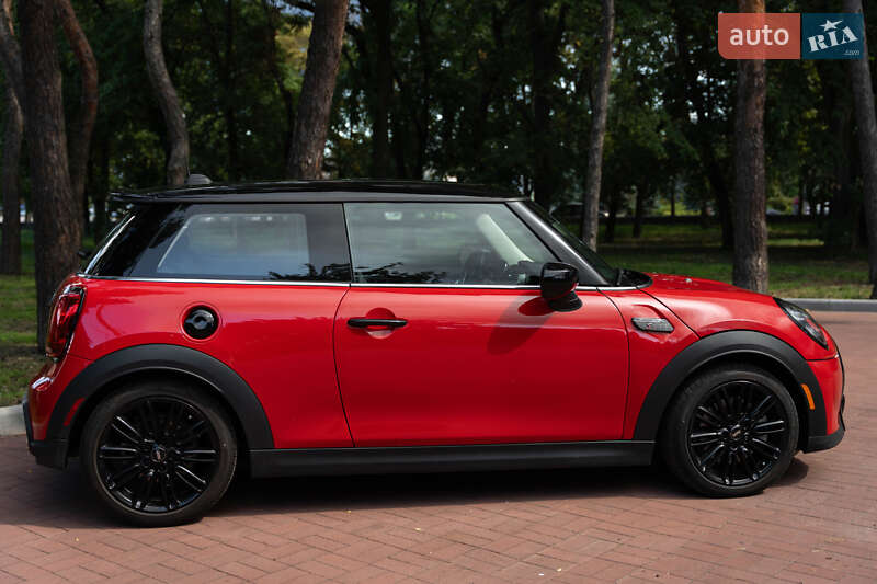 Хэтчбек MINI Cooper 2023 в Кременчуге