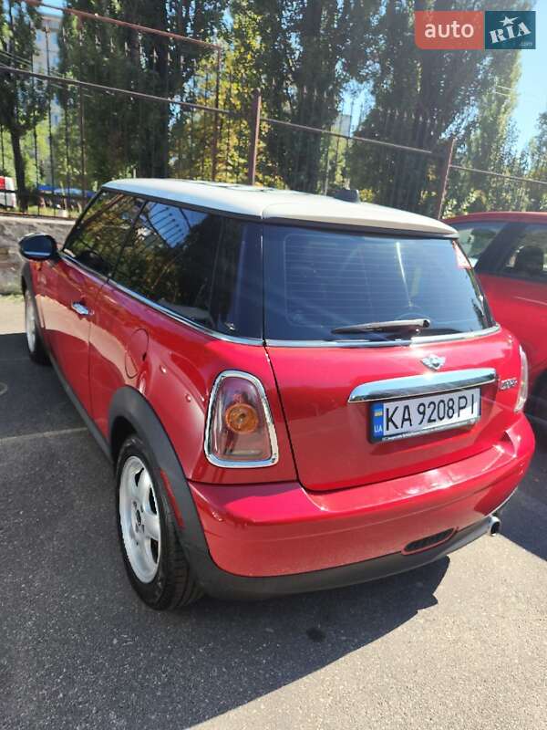 Хэтчбек MINI Cooper 2010 в Киеве