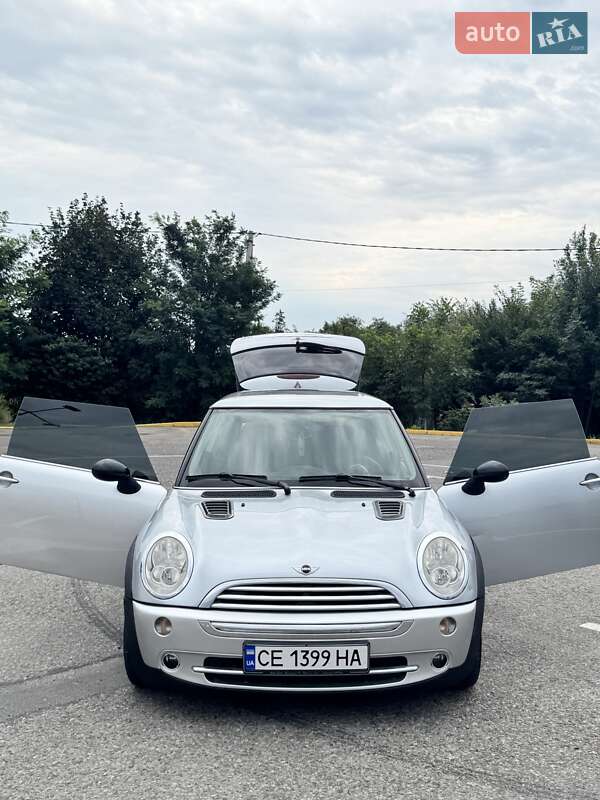 Хэтчбек MINI Cooper 2004 в Черновцах