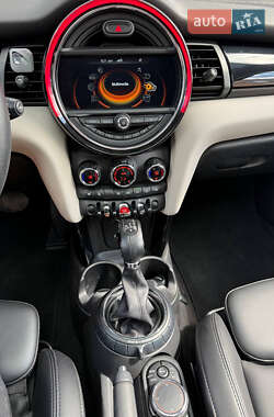 Хэтчбек MINI Cooper 2017 в 