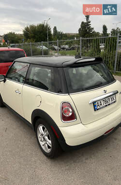 Хэтчбек MINI Cooper 2012 в 