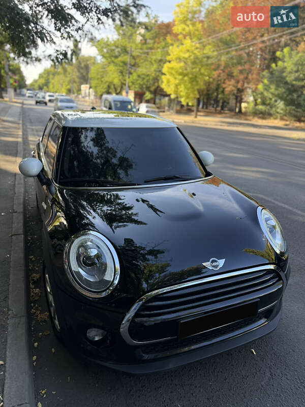 Хэтчбек MINI Cooper 2017 в 