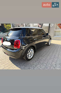 Хэтчбек MINI Cooper 2017 в 