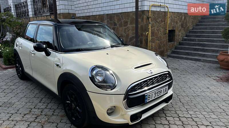 Хэтчбек MINI Cooper 2015 в Кременчуге фото 2 Хэтчбек MINI Cooper 2015 в Кременчуге