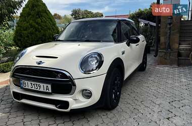 Хэтчбек MINI Cooper 2015 в Кременчуге