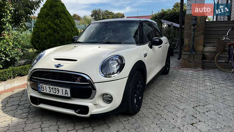 Хэтчбек MINI Cooper 2015 в 