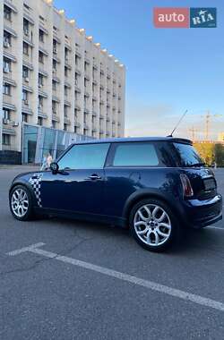 Хэтчбек MINI Cooper 2006 в 