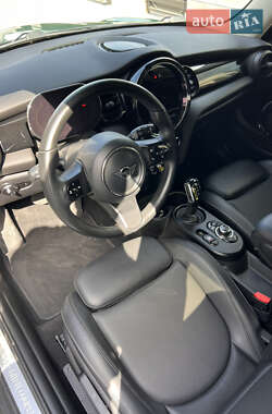 Хетчбек MINI Cooper 2022 в 
