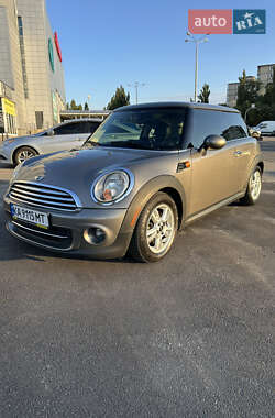 Хэтчбек MINI Cooper 2012 в 