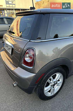 Хэтчбек MINI Cooper 2012 в 