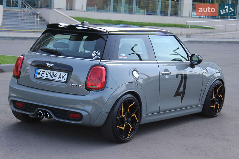 Хетчбек MINI Cooper 2015 в Дніпрі