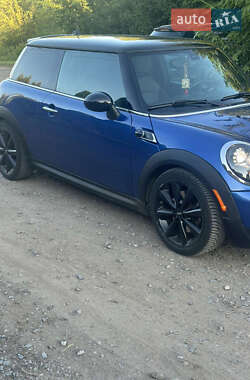 Хетчбек MINI Cooper 2013 в 