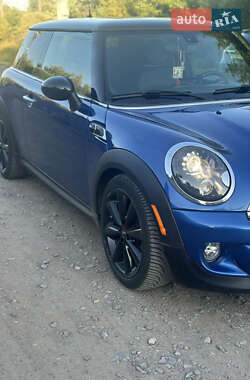 Хэтчбек MINI Cooper 2013 в Львове