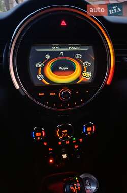 Хэтчбек MINI Cooper 2016 в 