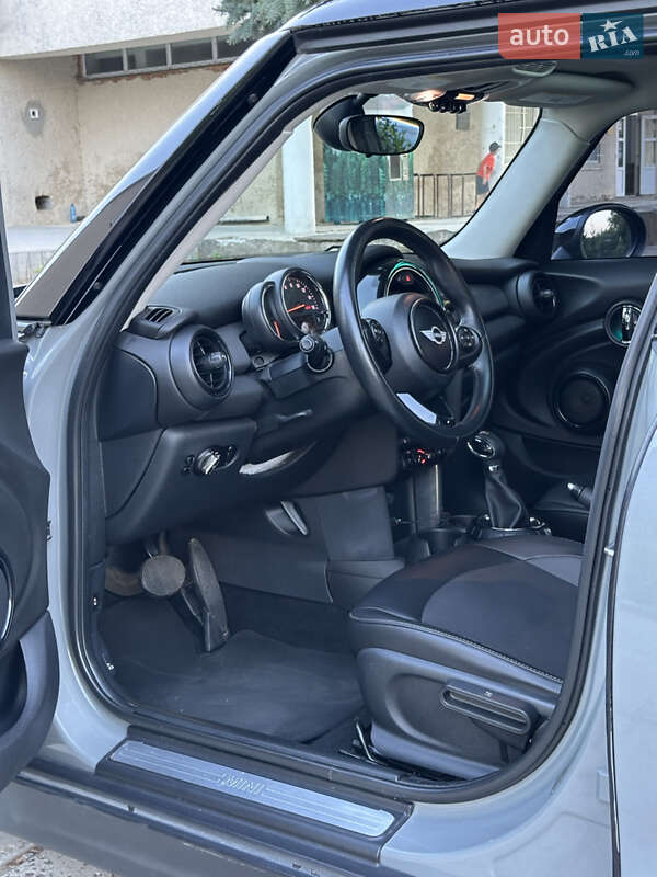 Хэтчбек MINI Cooper 2015 в Винниках