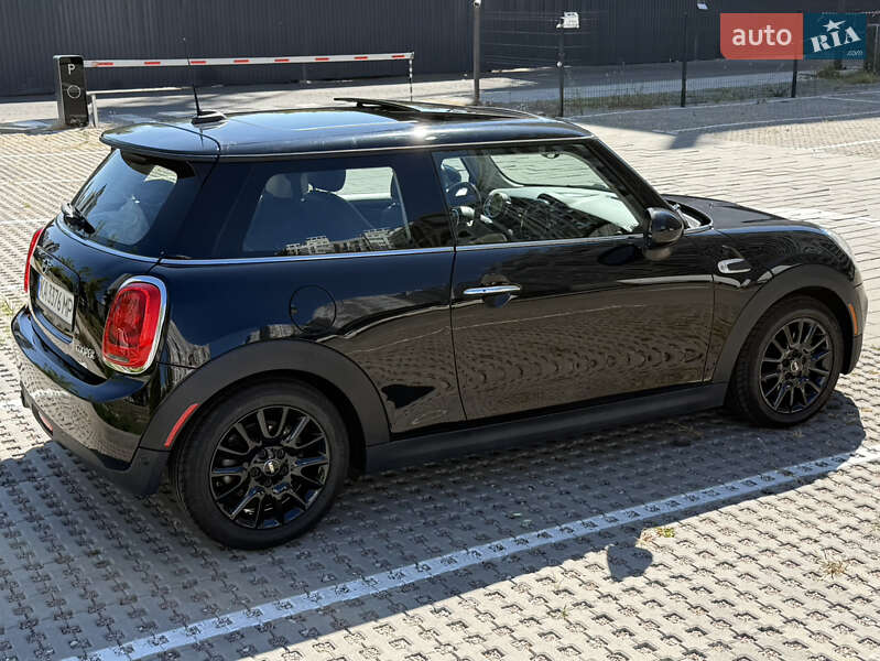 Хэтчбек MINI Cooper 2019 в Киеве