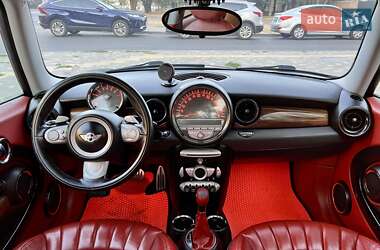 Хэтчбек MINI Cooper 2009 в 