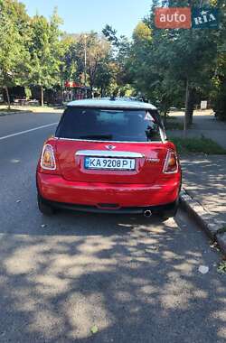 Хетчбек MINI Cooper 2010 в 
