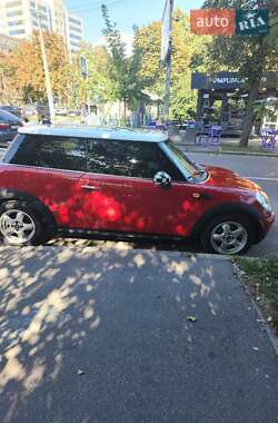 Хетчбек MINI Cooper 2010 в 