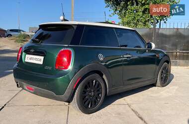Хэтчбек MINI Cooper 2016 в 