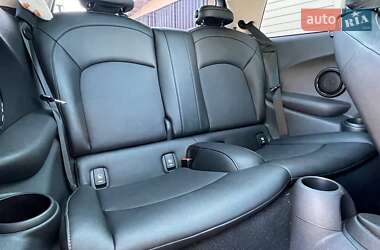 Хэтчбек MINI Cooper 2016 в 