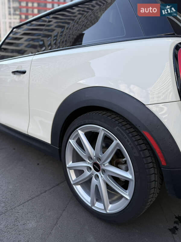 Хэтчбек MINI Cooper 2017 в Киеве фото 10 Хэтчбек MINI Cooper 2017 в Киеве