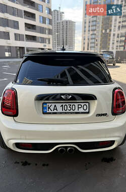 Хетчбек MINI Cooper 2017 в 