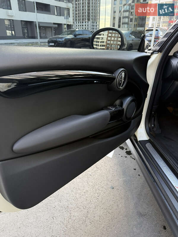 Хэтчбек MINI Cooper 2017 в Киеве фото 32 Хэтчбек MINI Cooper 2017 в Киеве