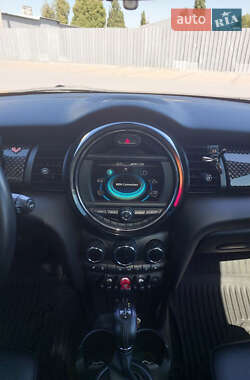Хетчбек MINI Cooper 2015 в 