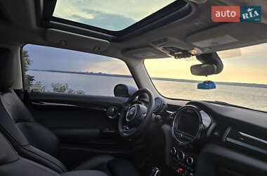 Хэтчбек MINI Cooper 2019 в 