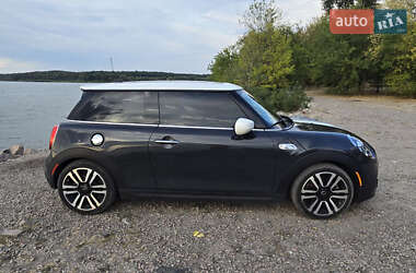 Хэтчбек MINI Cooper 2019 в 