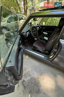 Хетчбек MINI Cooper 2013 в 
