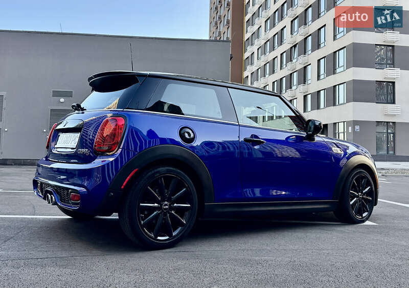 Хэтчбек MINI Cooper 2019 в Киеве