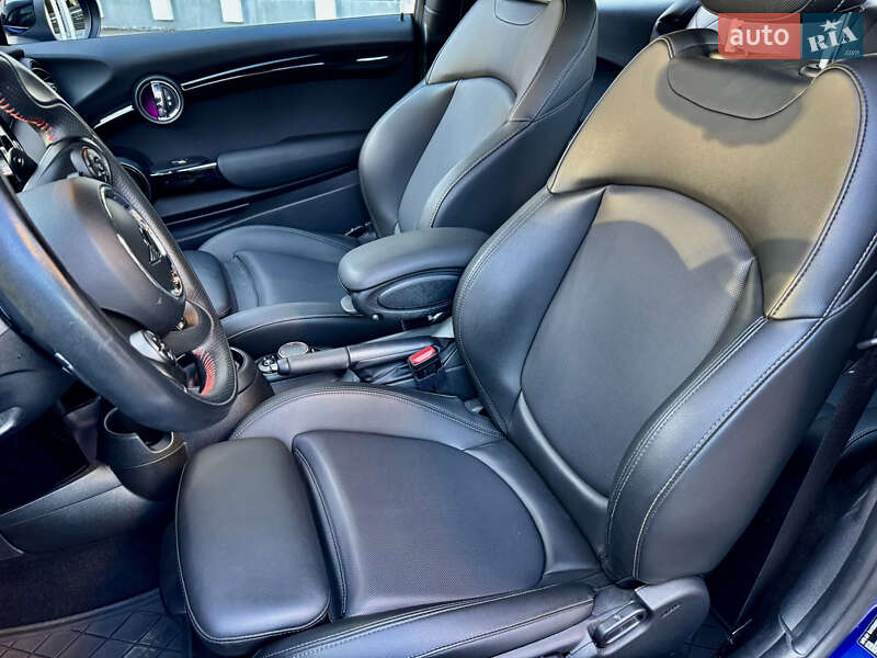 Хэтчбек MINI Cooper 2019 в Киеве
