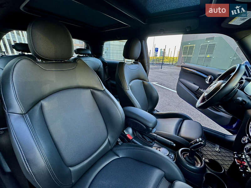 Хэтчбек MINI Cooper 2019 в Киеве