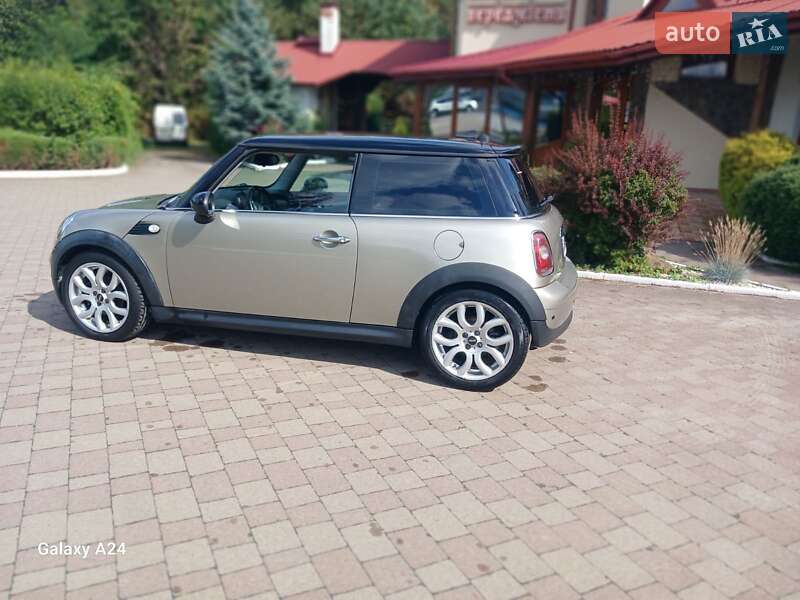 Хэтчбек MINI Cooper 2008 в Львове