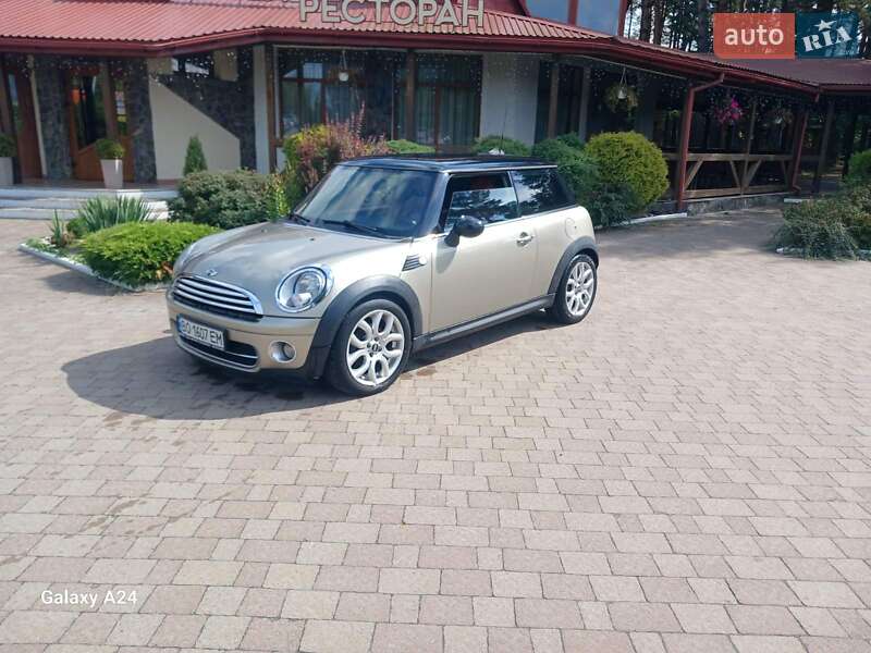 Хэтчбек MINI Cooper 2008 в Львове