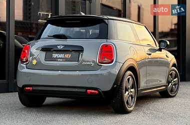 Хетчбек MINI Cooper 2022 в 