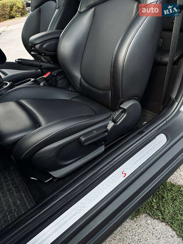 Хэтчбек MINI Cooper 2015 в Львове