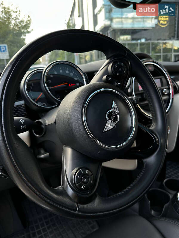 Хэтчбек MINI Cooper 2015 в Львове