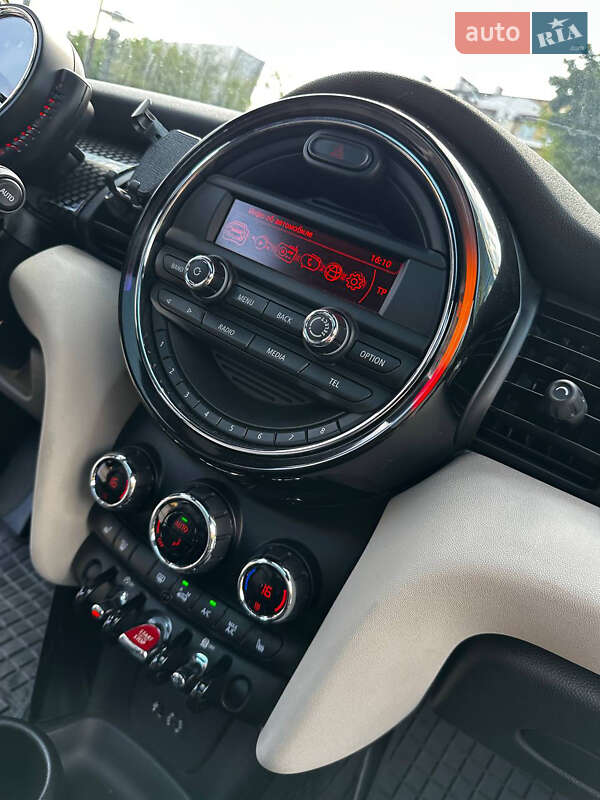 Хэтчбек MINI Cooper 2015 в Львове