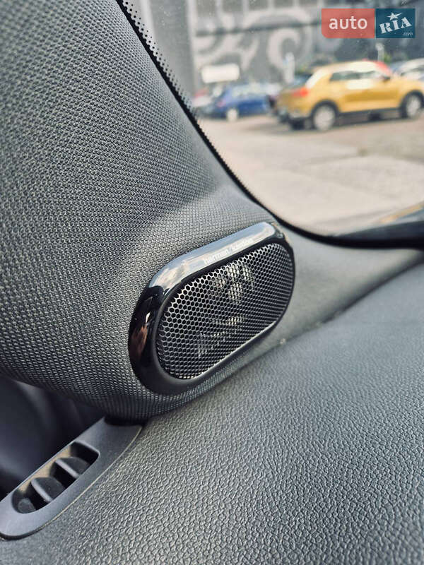 Хэтчбек MINI Cooper 2015 в Львове