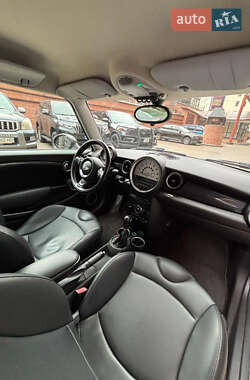 Хетчбек MINI Cooper 2012 в 