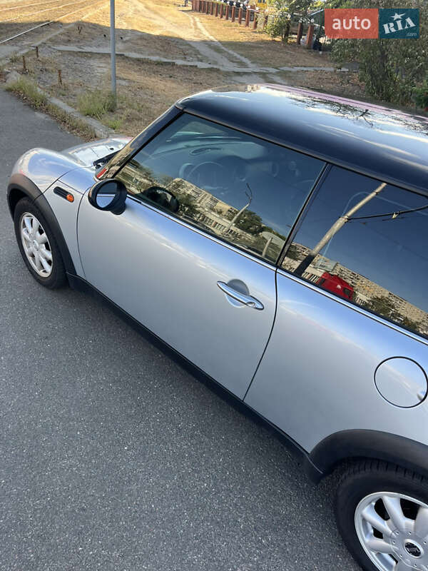 Хэтчбек MINI Cooper 2002 в Киеве