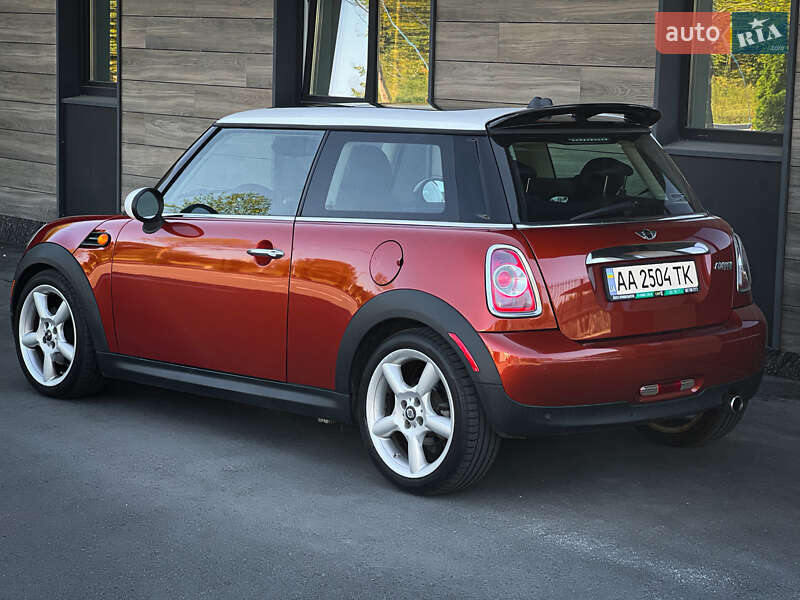 Хэтчбек MINI Cooper 2011 в Киеве